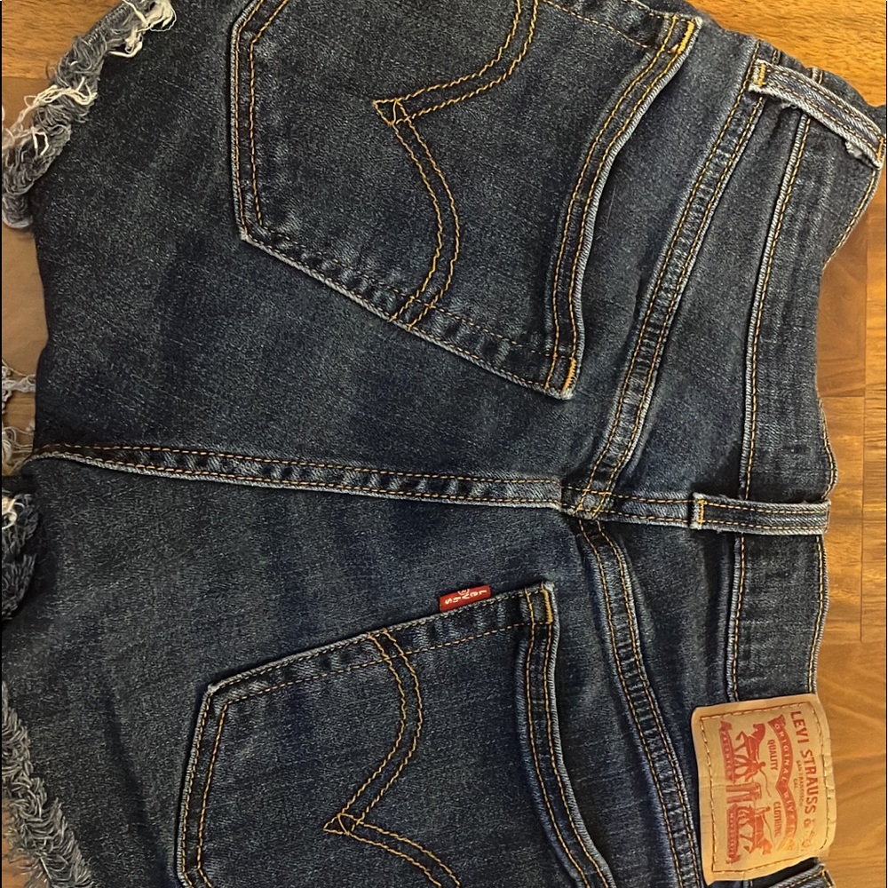 Levi’s - Picture 2 of 2